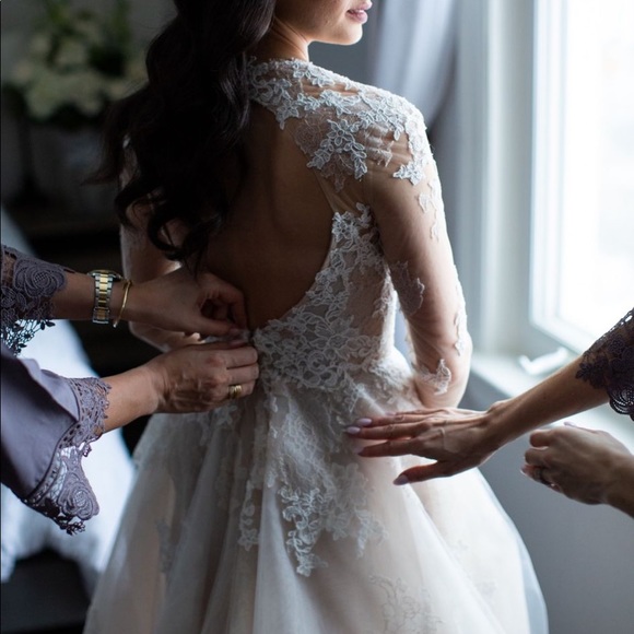 Monique Lhuillier - Rachelle Gown - Picture 3 of 8